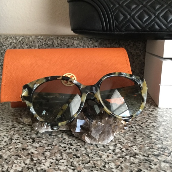 Tory Burch Accessories - TB sunglasses
